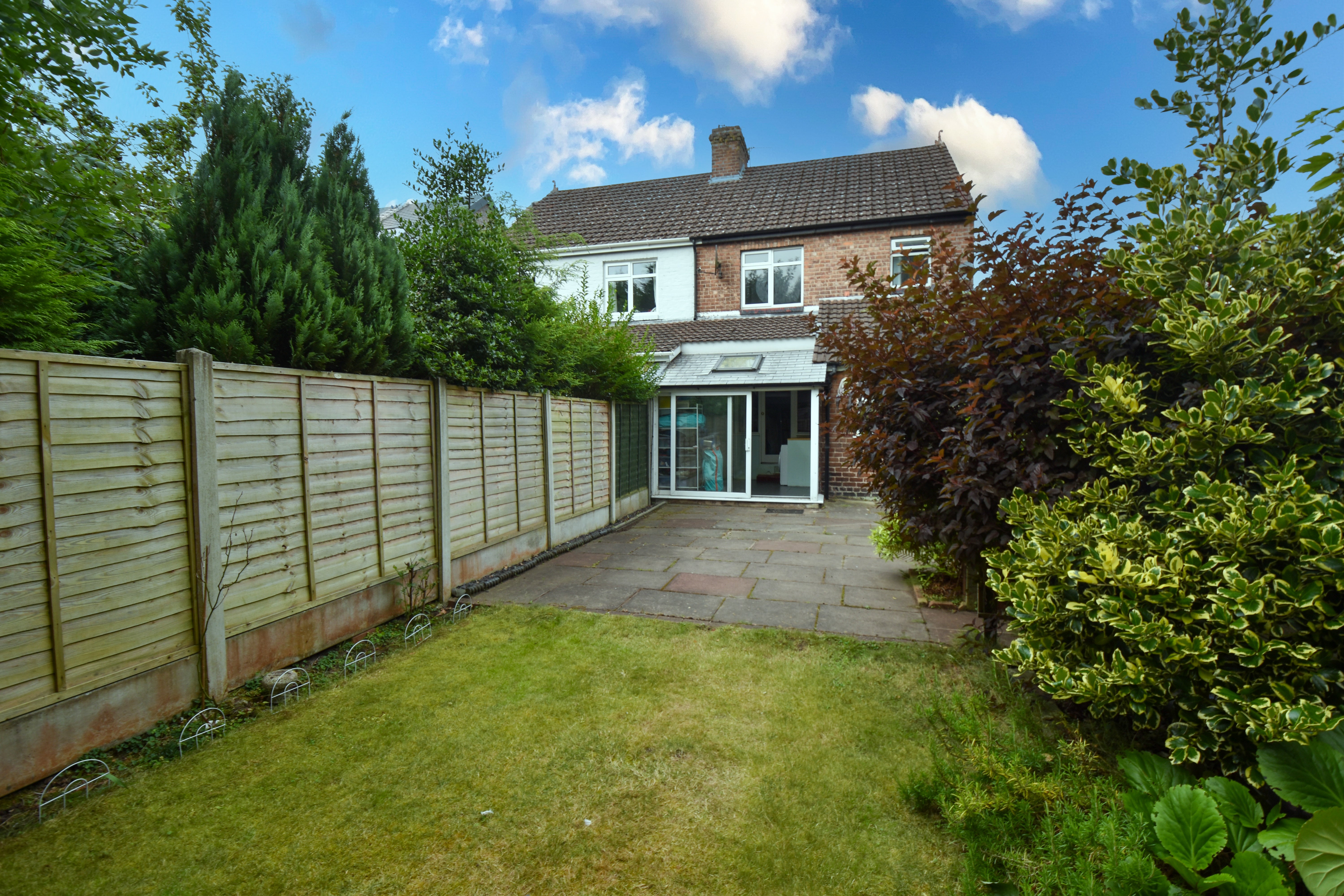 House Greenfield Avenue in Manchester
