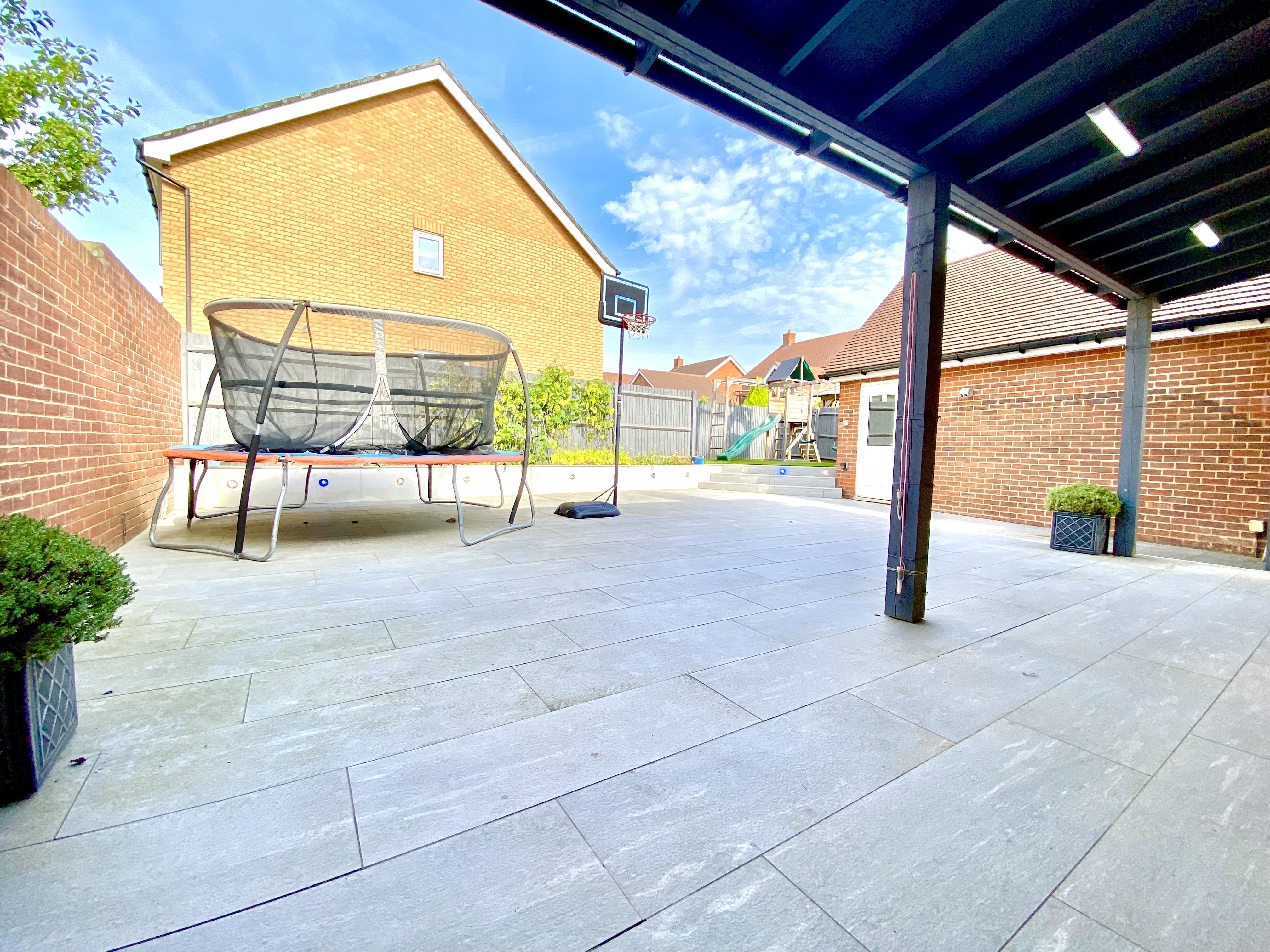 Flat Oaken wood Drive in Maidstone