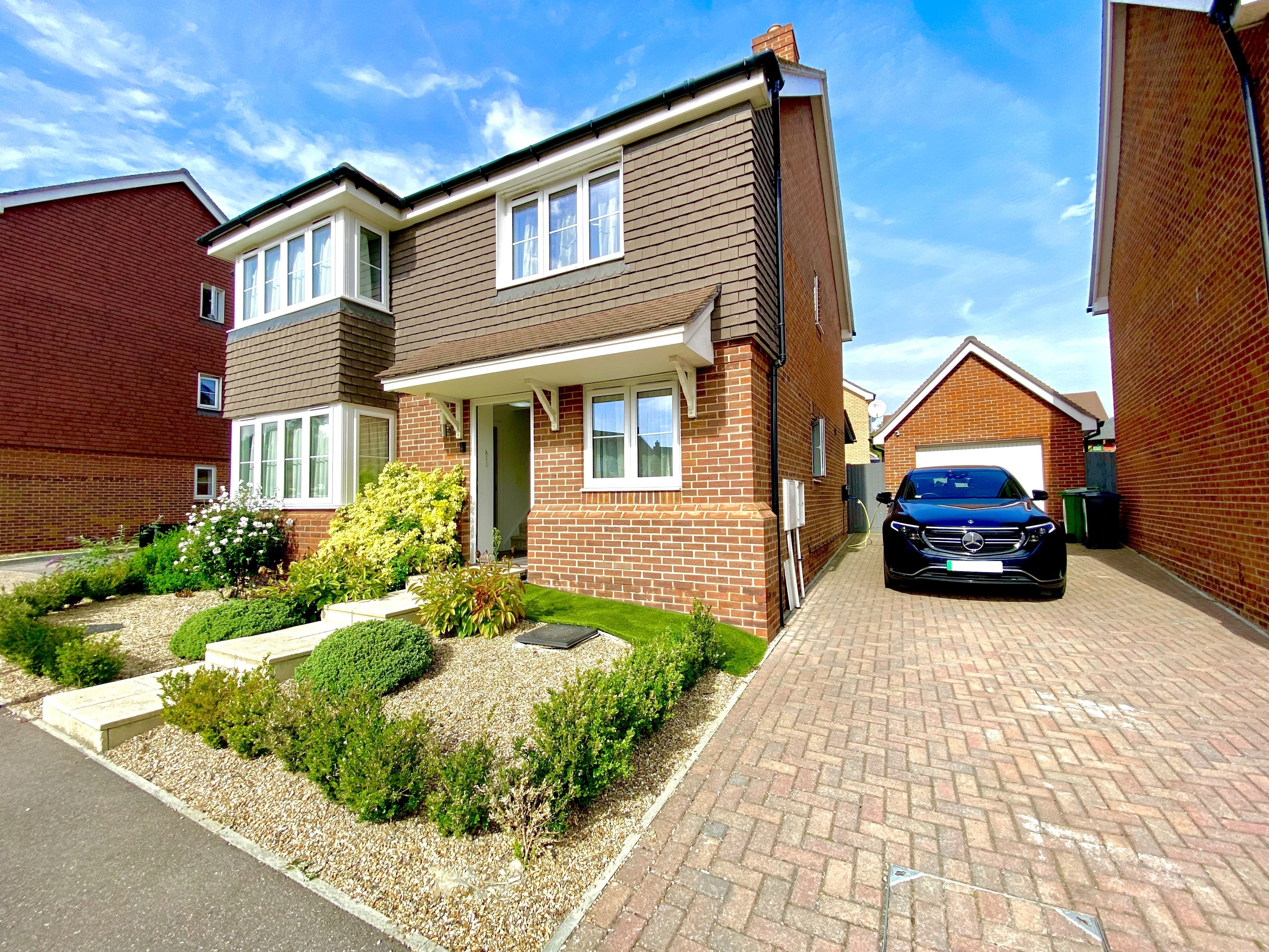 Flat Oaken wood Drive in Maidstone