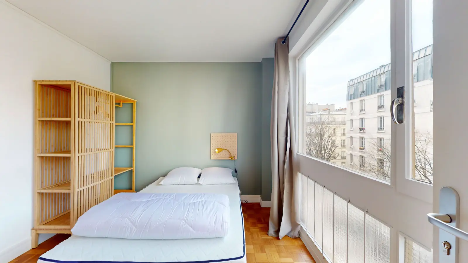 Room Rue Bobillot in Paris