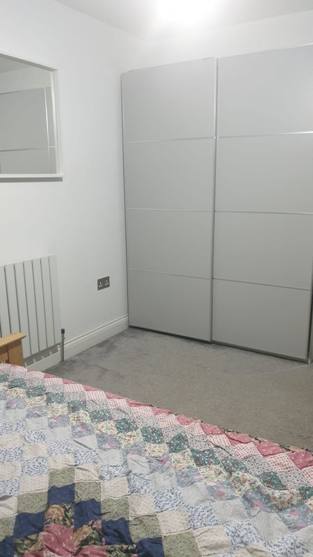 Room Salisbury Road in Greater London