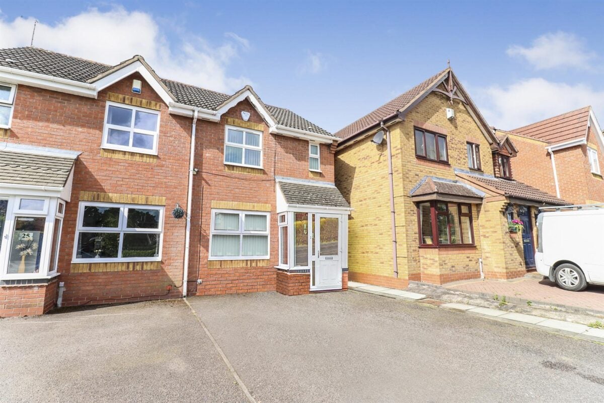 House Rosemary Close in Walsall