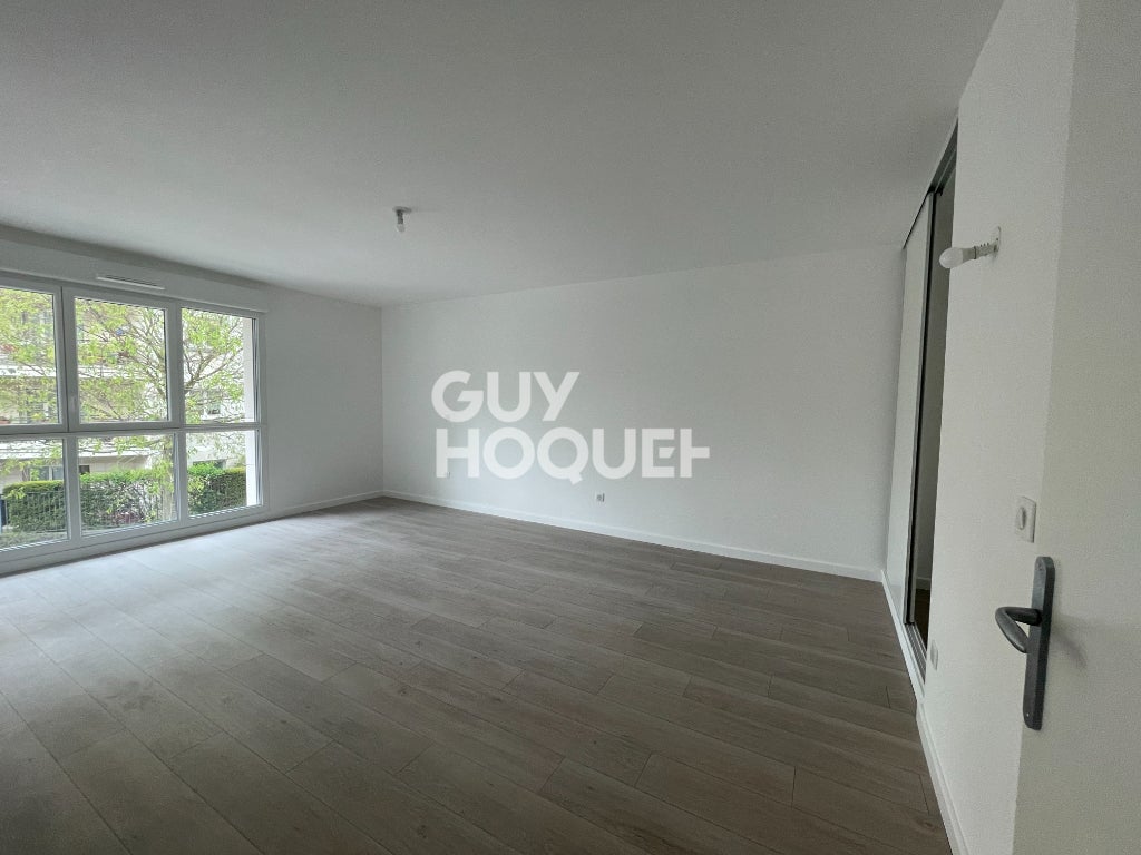 Flat Rue du Président John Fitzgerald Kennedy in Rosny-sous-Bois