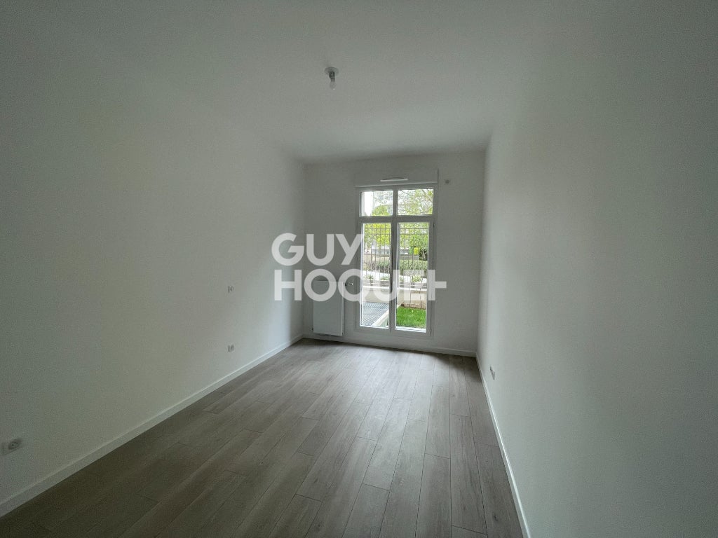 Flat Rue du Président John Fitzgerald Kennedy in Rosny-sous-Bois