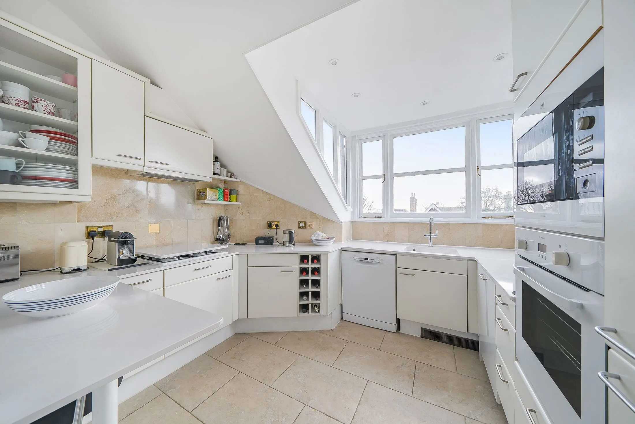 Flat Thurlow Road in Greater London