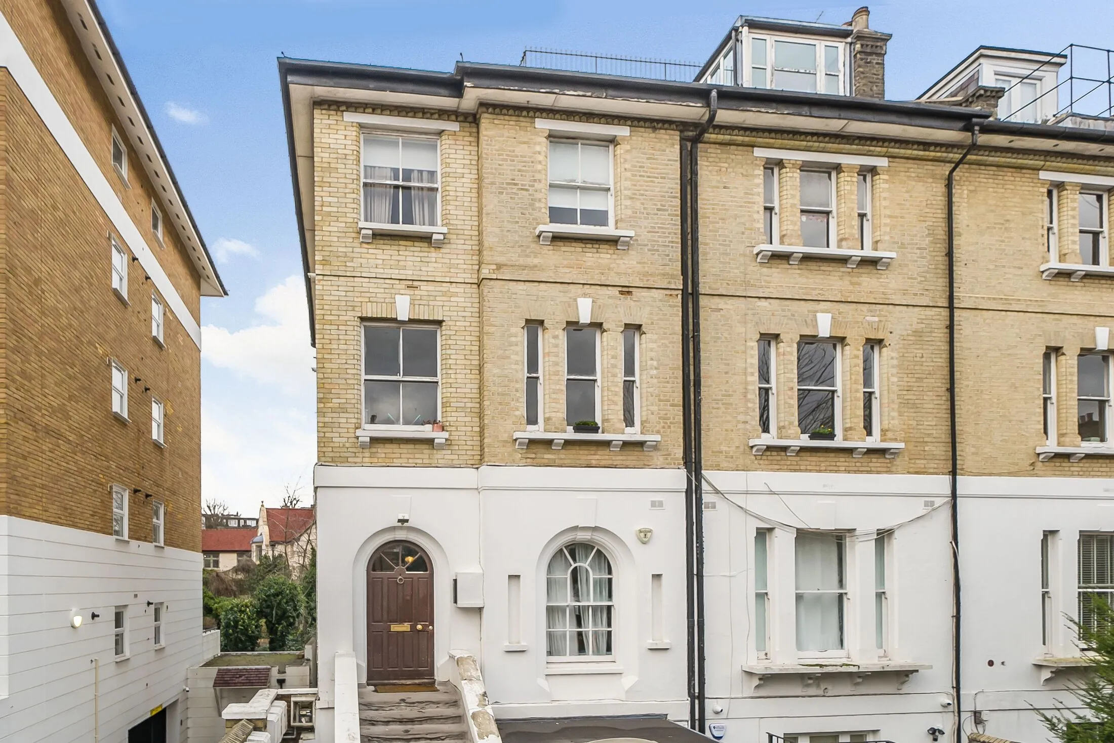 Flat Thurlow Road in Greater London