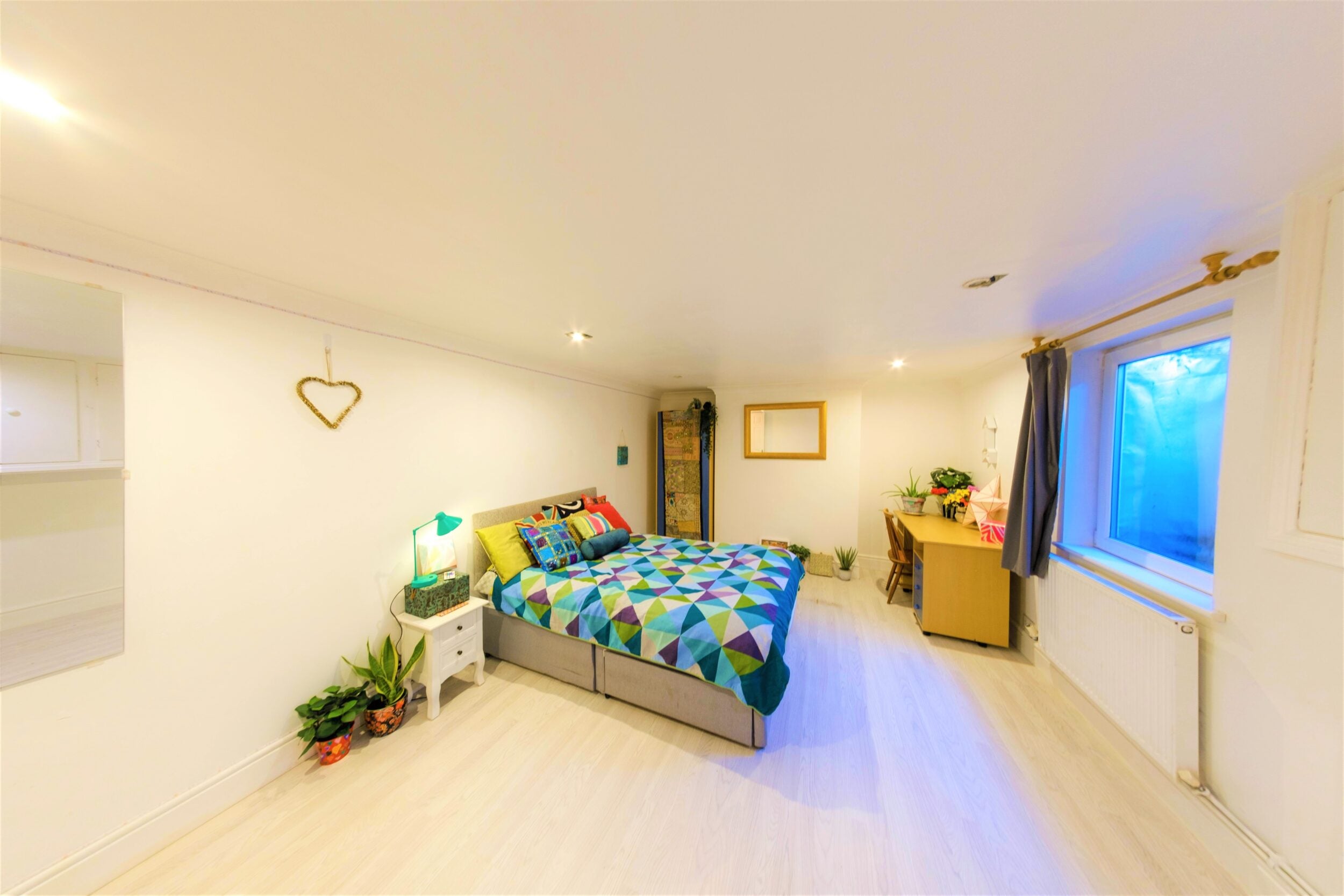 Room Saint Pauls Street North in Cheltenham