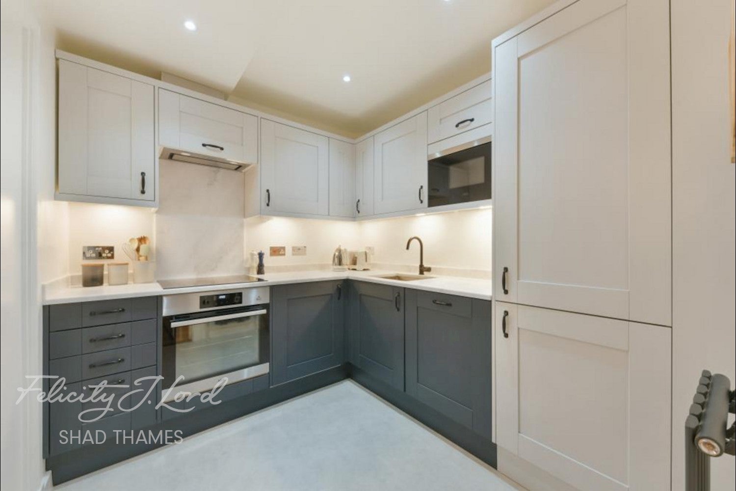 Flat Boss Street in Greater London
