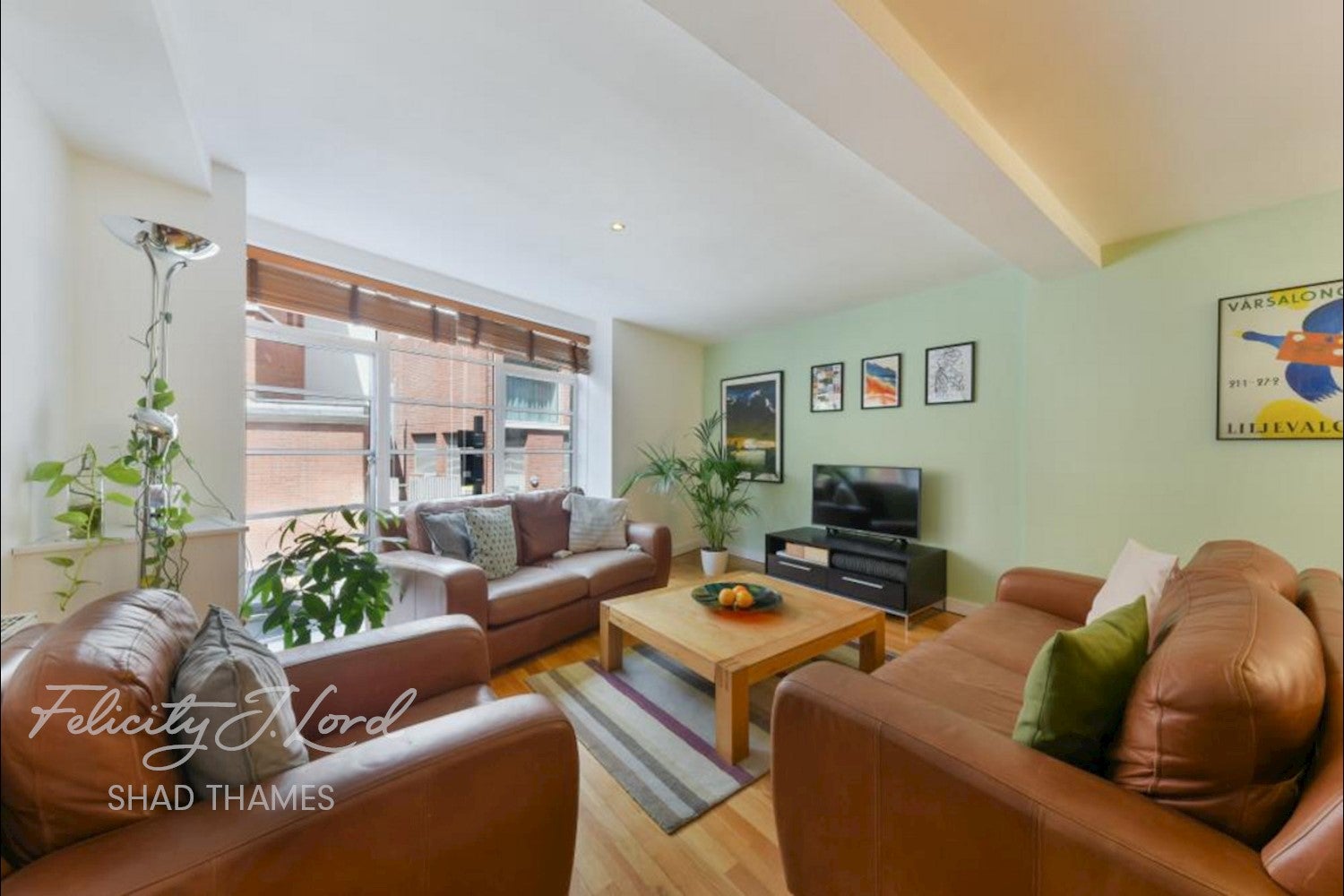 Flat Boss Street in Greater London