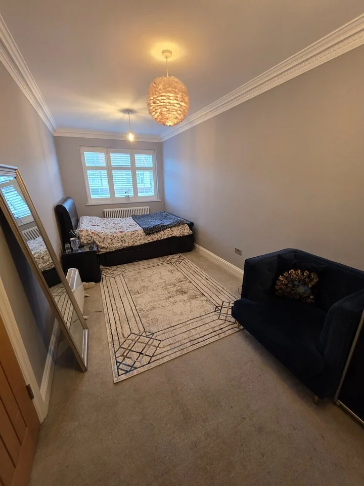 Room Rushcroft Road in Greater London