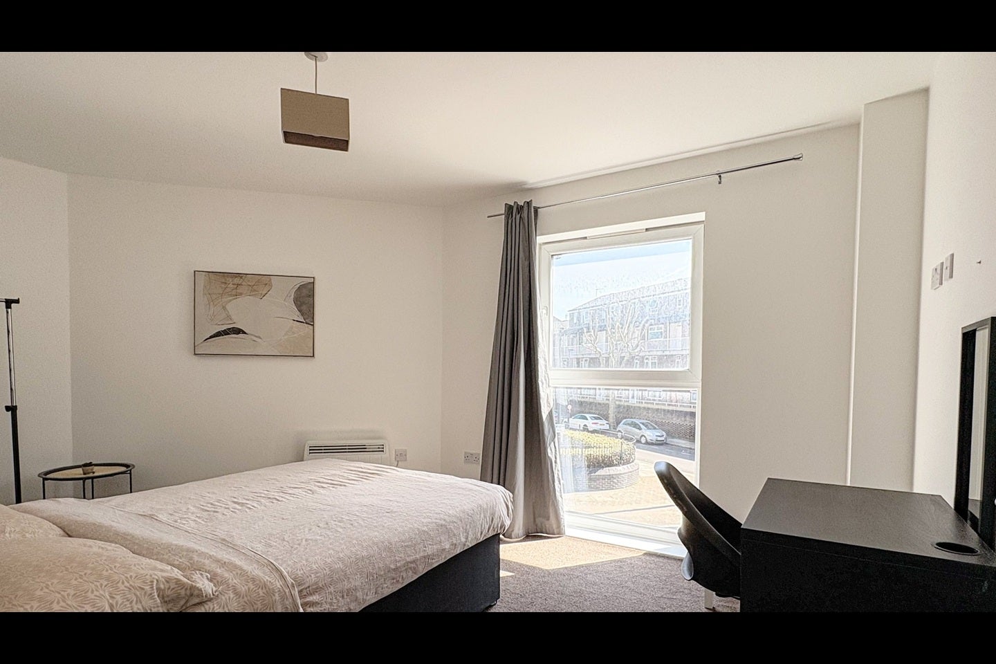 Flat Pelling Street in Greater London