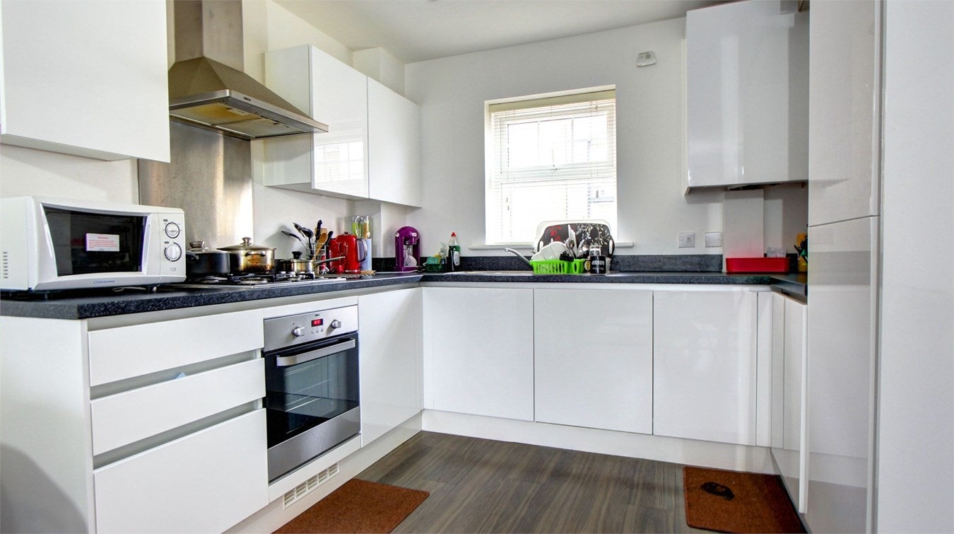 Flat Lescot Place in Greater London