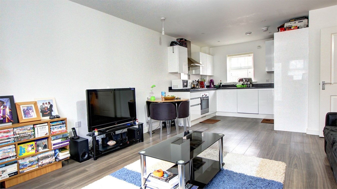 Flat Lescot Place in Greater London