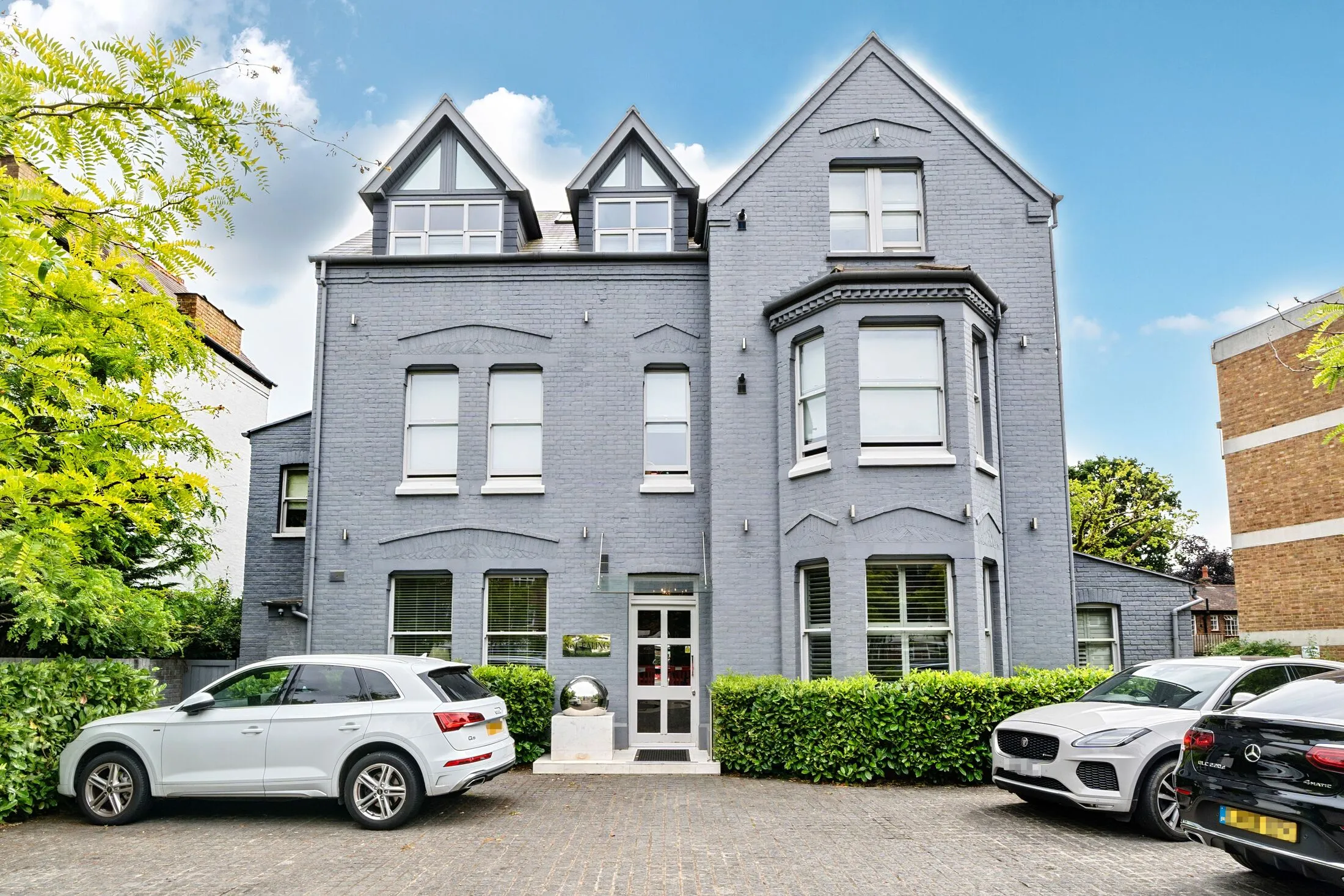 Flat Montpelier Road in Greater London