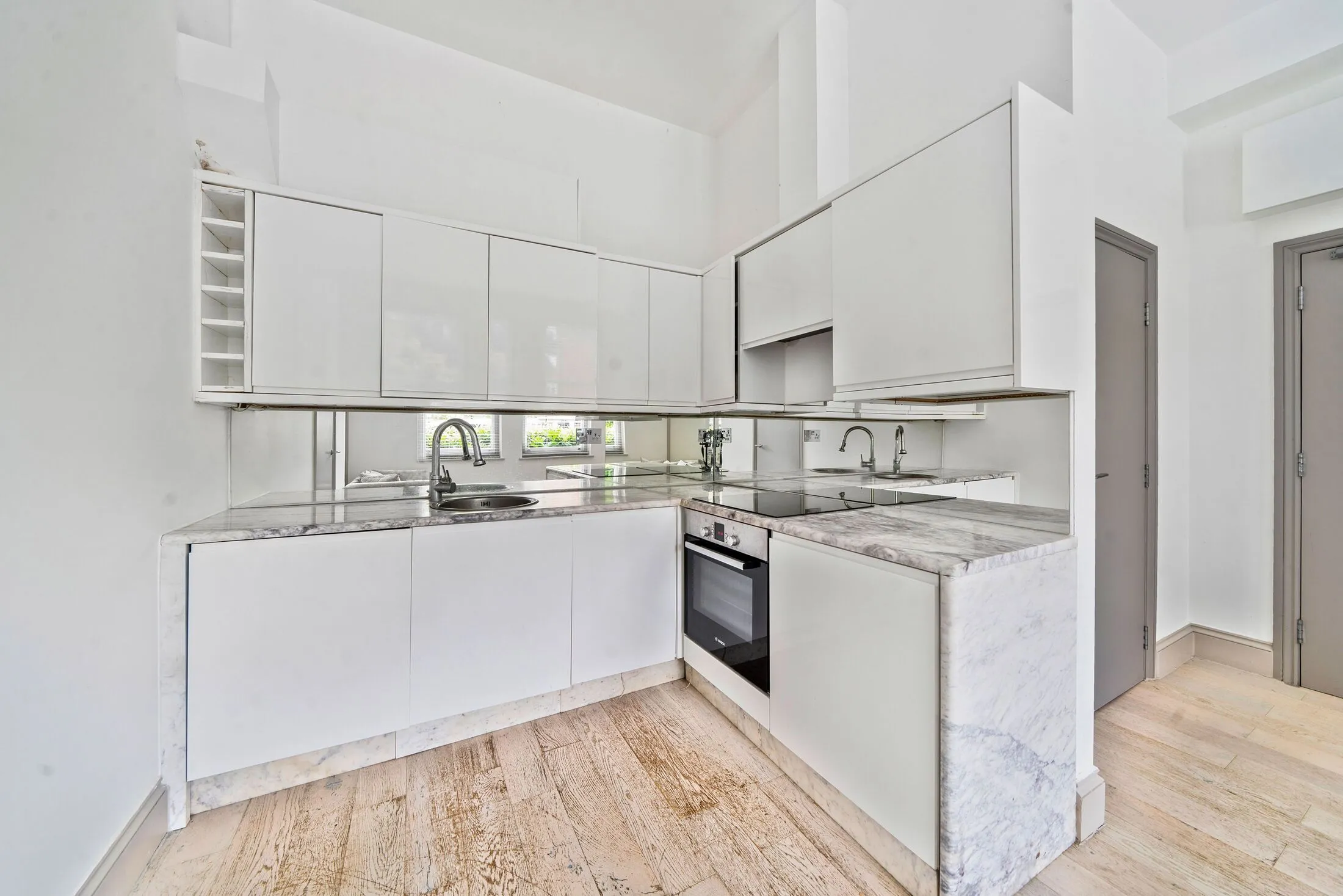 Flat Montpelier Road in Greater London