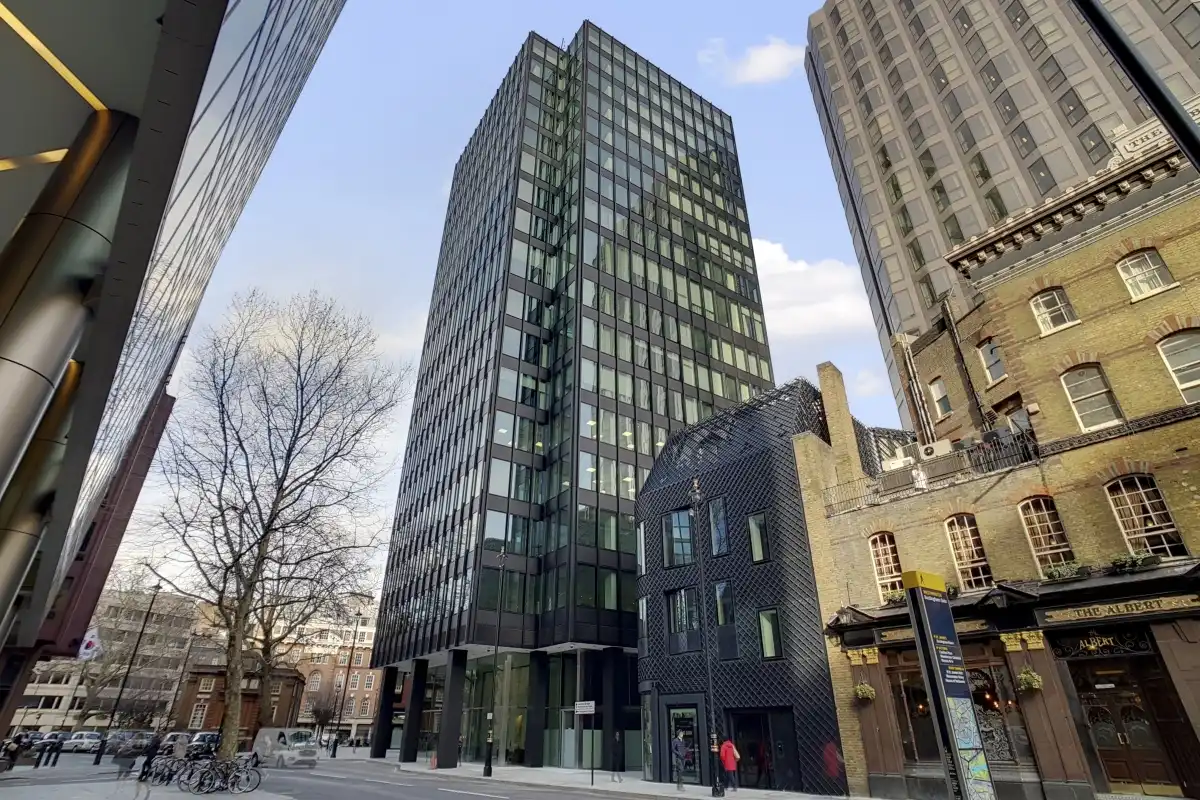 Flat Spenser Street in City of Westminster