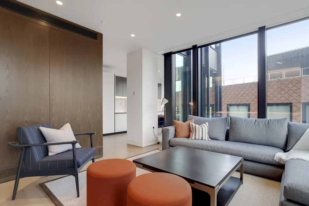 Flat Spenser Street in City of Westminster