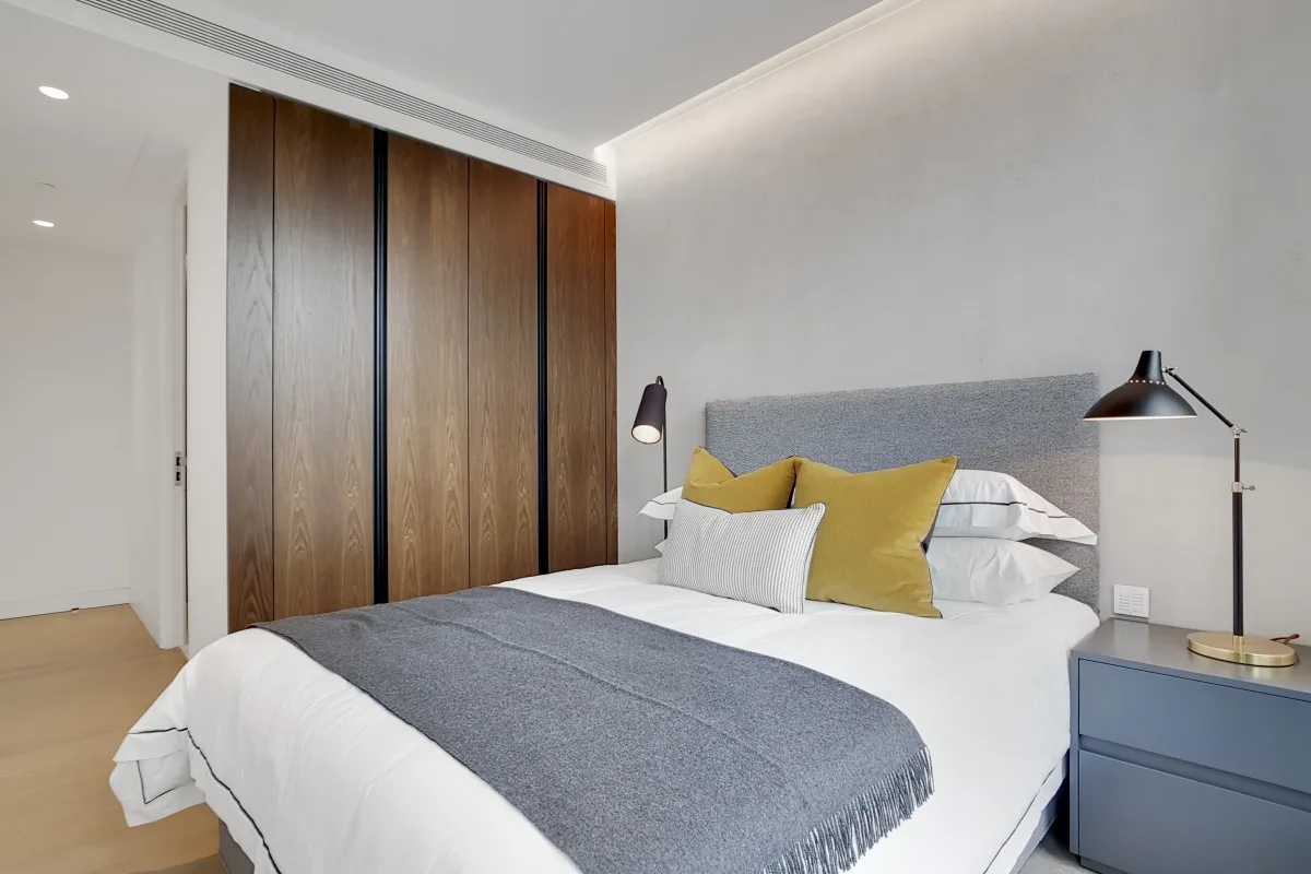 Flat Spenser Street in City of Westminster