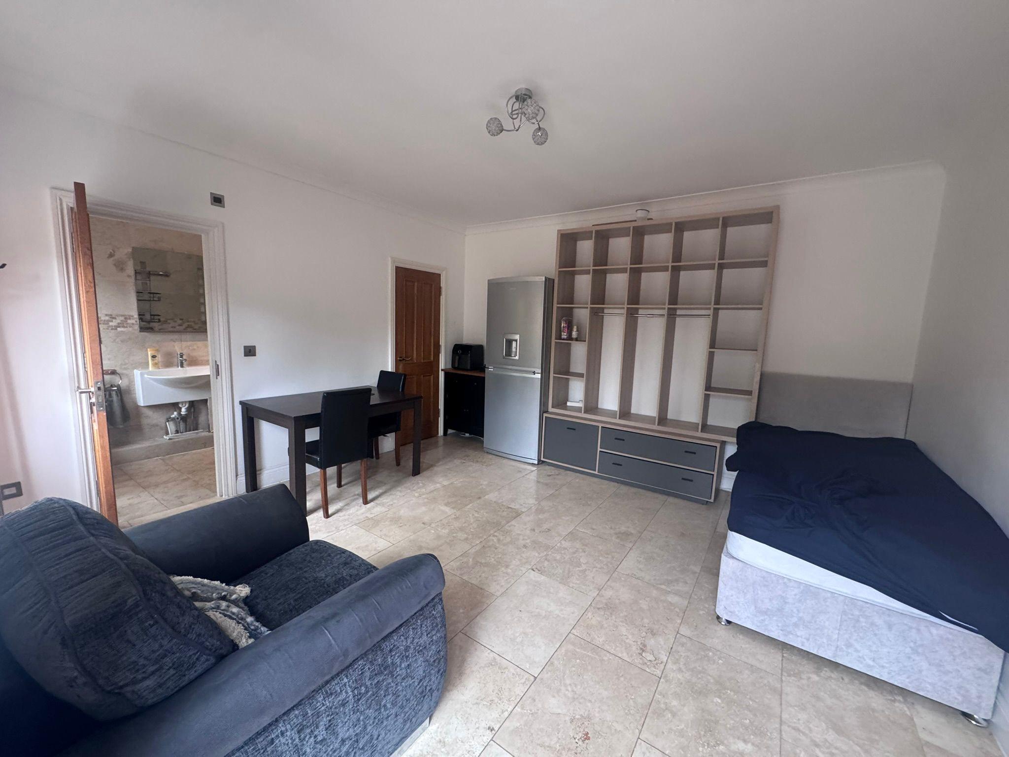 Flat Allhusen Place in Stoke Poges