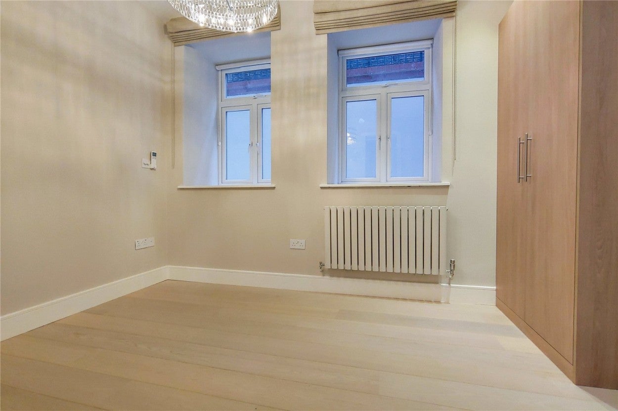 Flat Fitzjohn's Avenue in Greater London
