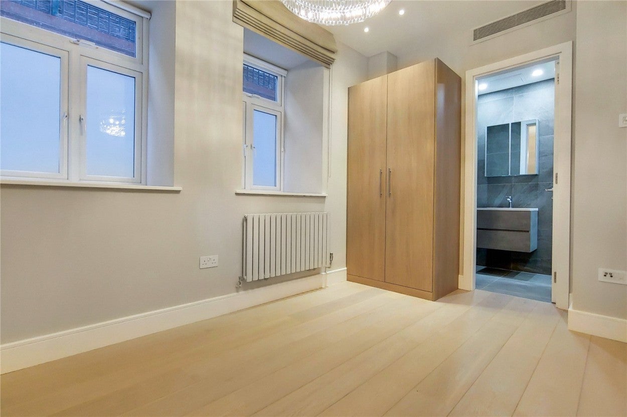 Flat Fitzjohn's Avenue in Greater London