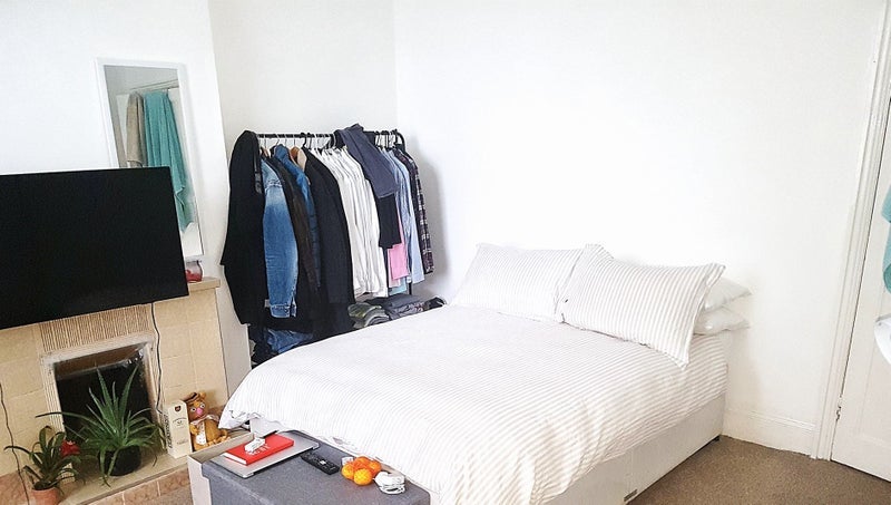 Room Fordhook Avenue in Greater London