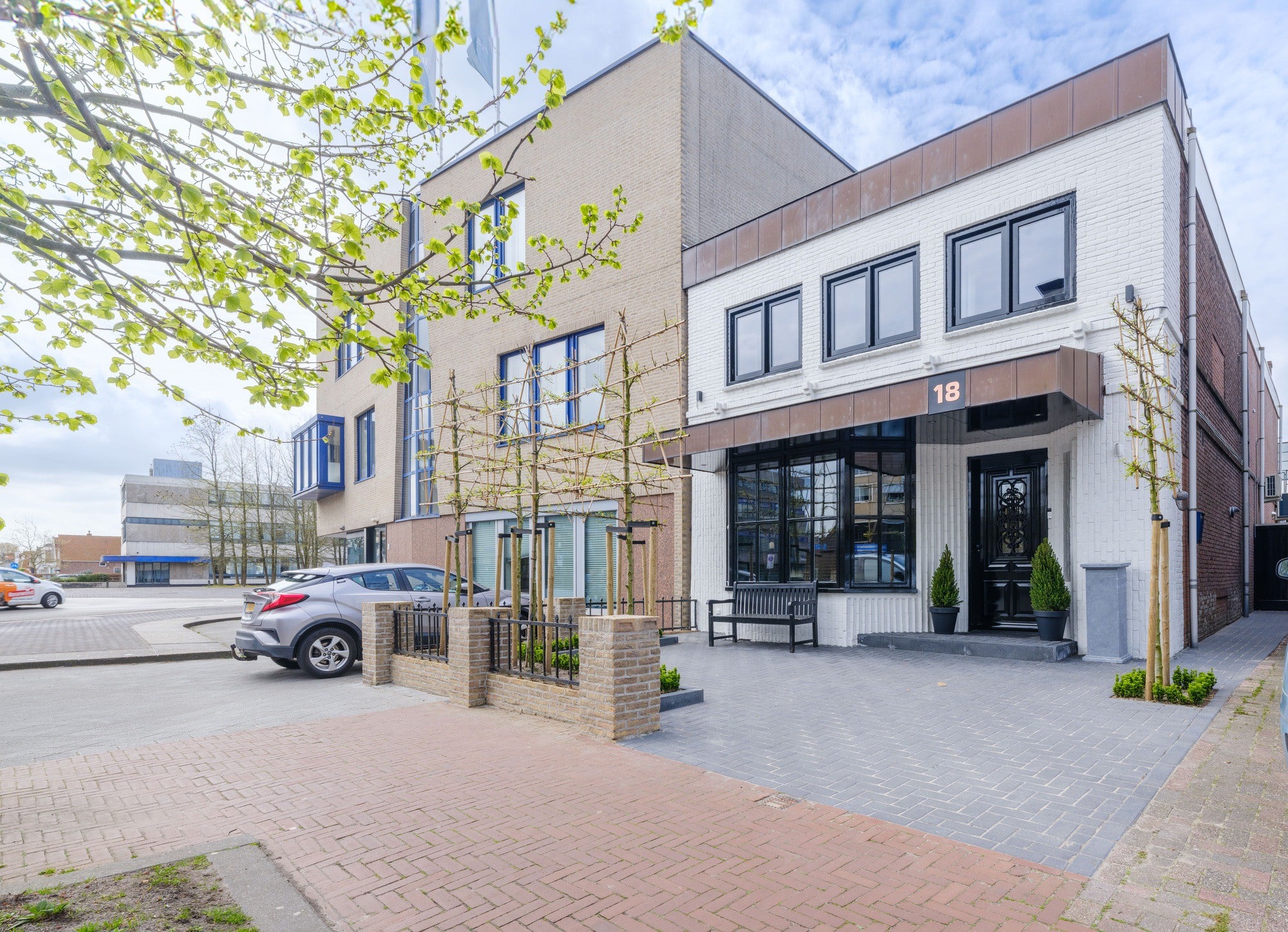 Twee-onder-één-kap te koop: Burgemeester Wuiteweg 18, Drachten