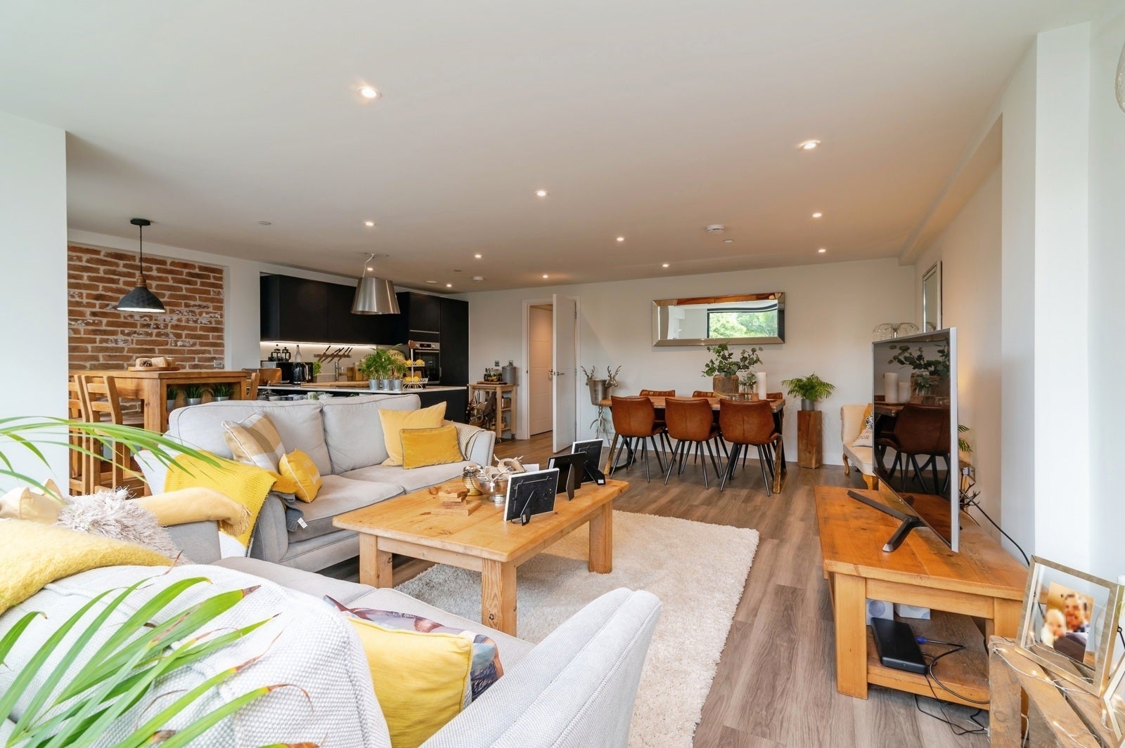Flat Poppy Close in Rushcliffe
