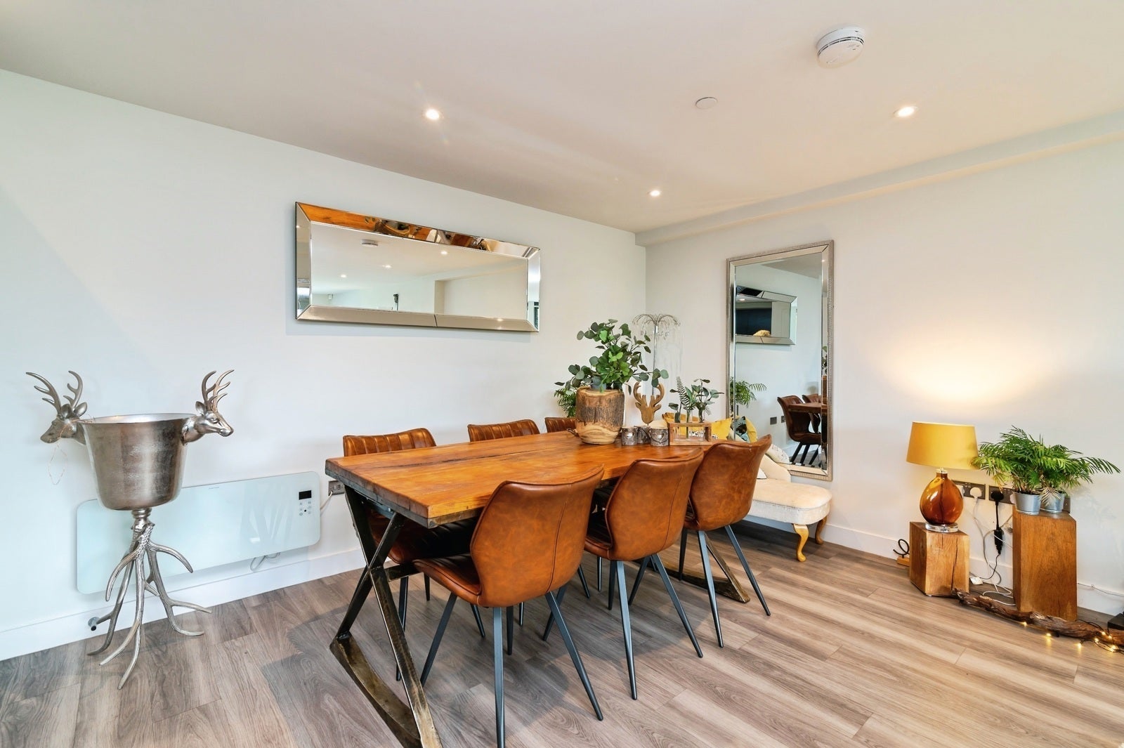 Flat Poppy Close in Rushcliffe