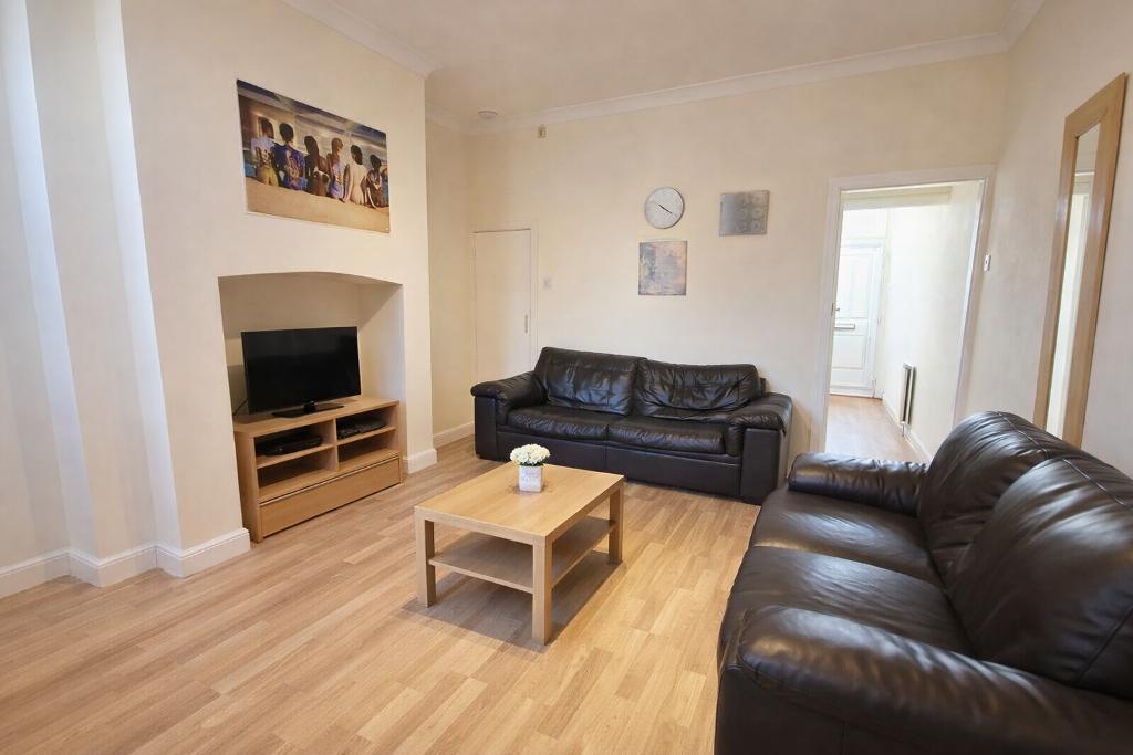 Room Brailsford Road in Manchester