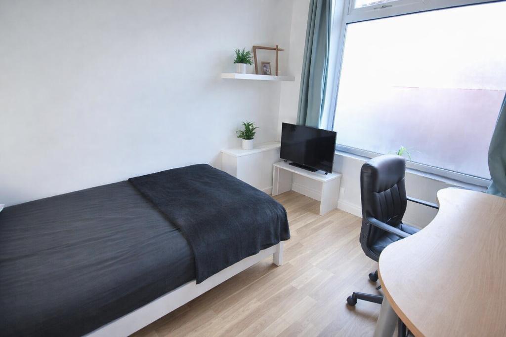 Room Brailsford Road in Manchester