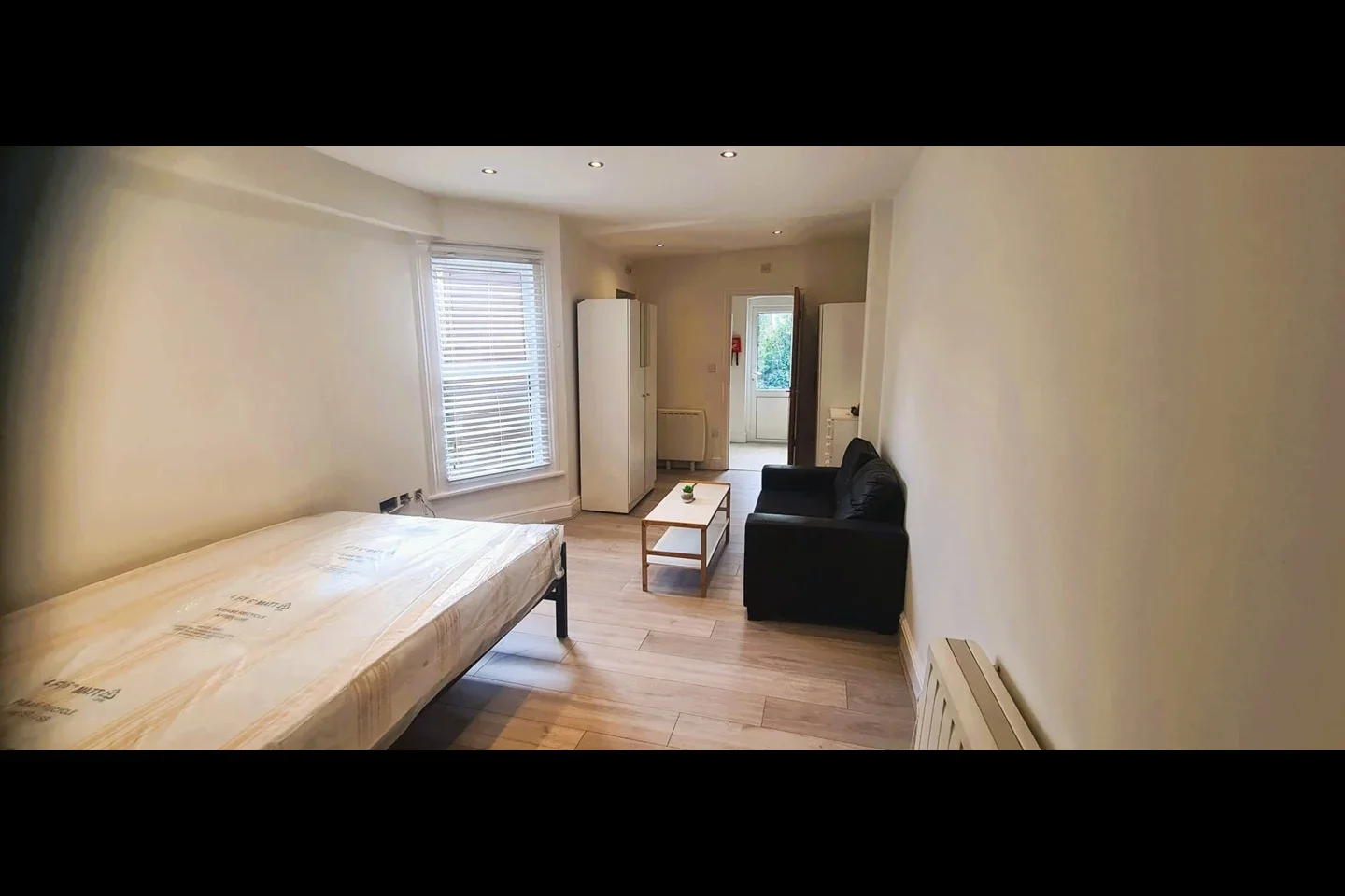Flat Alexandra Park Road in Greater London