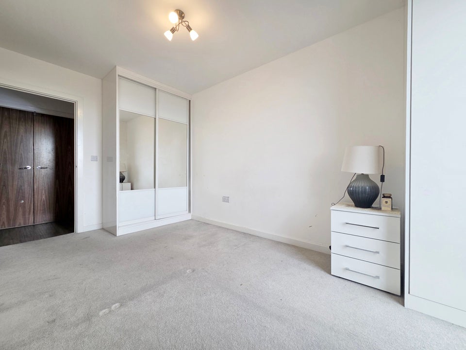 Flat Ripplegate Walk in Greater London