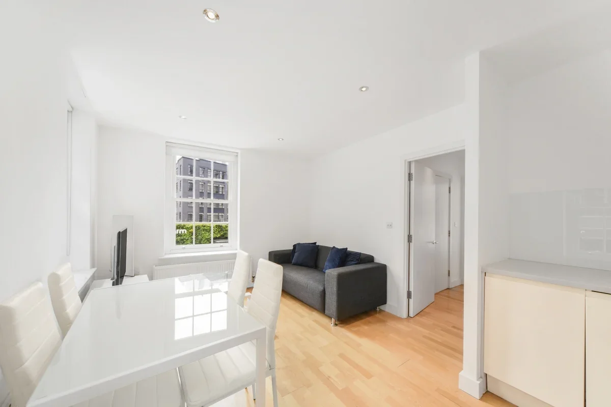 Flat Brunswick Place in Greater London