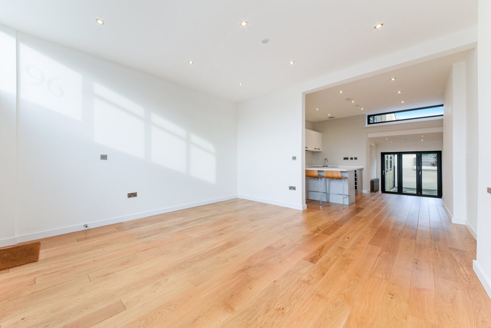 Flat Charlwood Road in Greater London