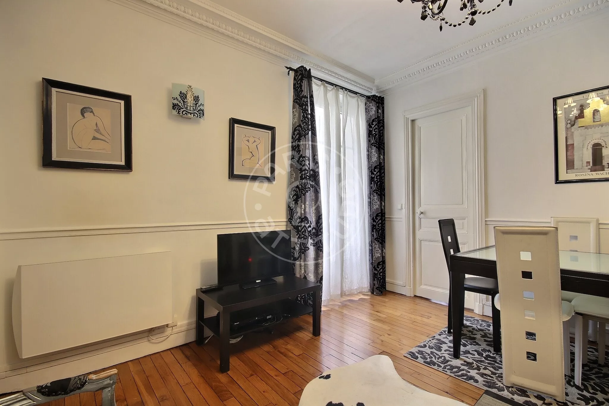 Flat Rue de Tocqueville in Paris