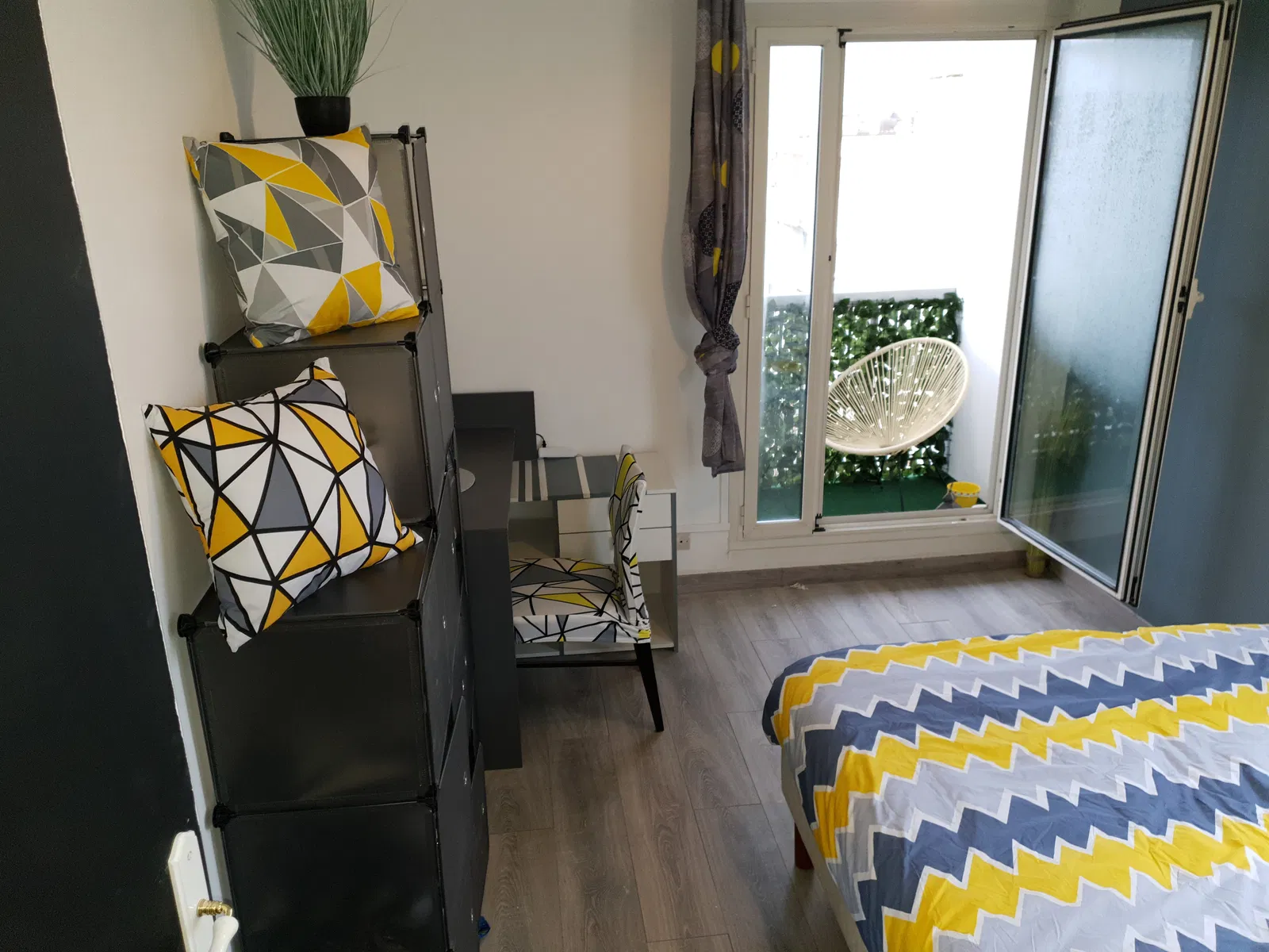 Room Rue de la Justice Brune in Cergy