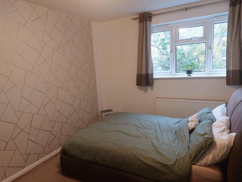 Flat Gideon Road in Greater London