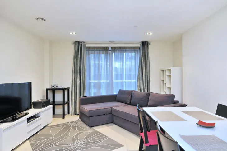 Flat Britannia Walk in Greater London