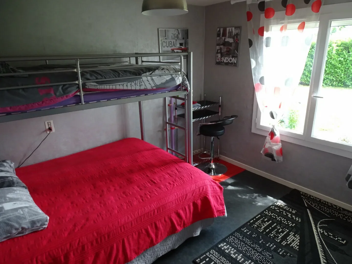 Room Chemin des Taillades in Lagrave
