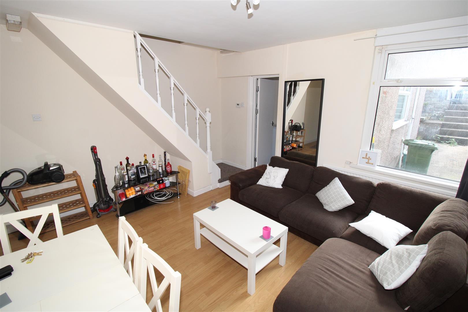Room King Street in Pontypridd