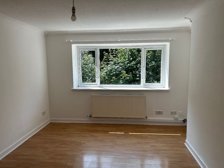 Flat Linnhead Drive in Glasgow
