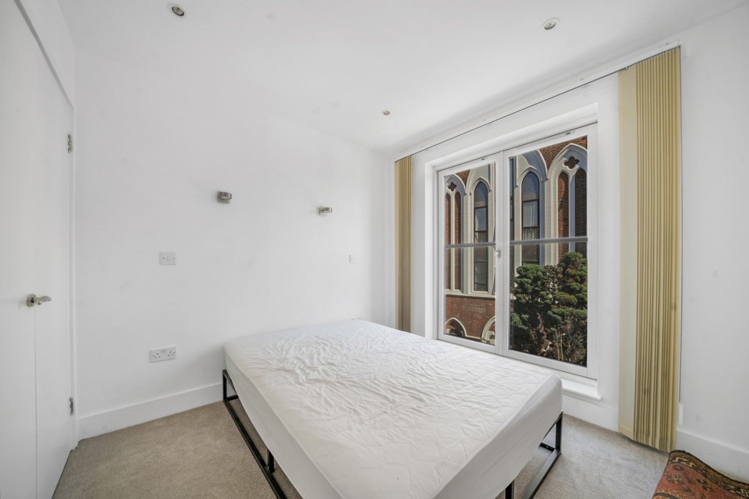 Flat Bethnal Green Road in Greater London