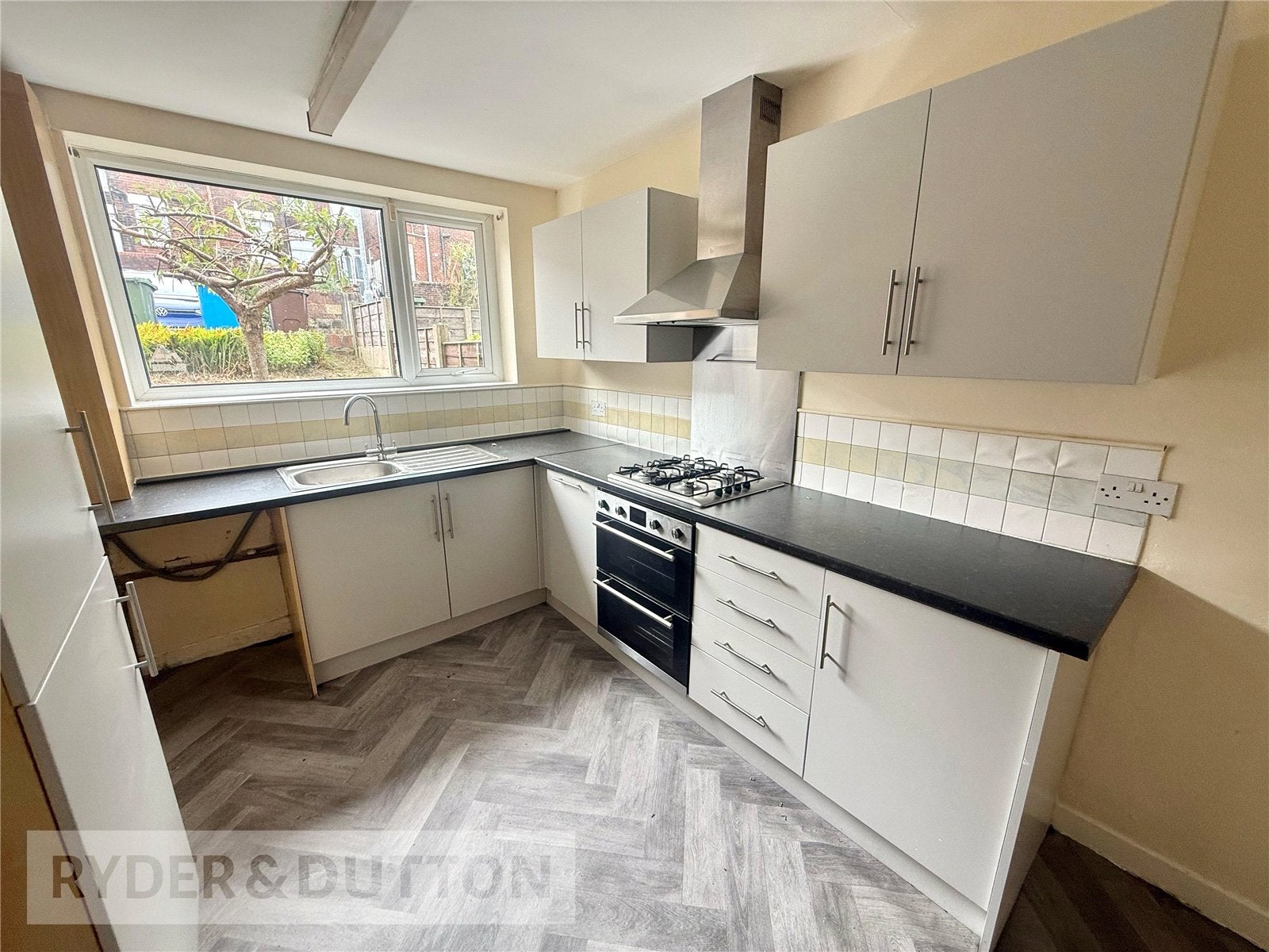 House Newbreak Close in Oldham