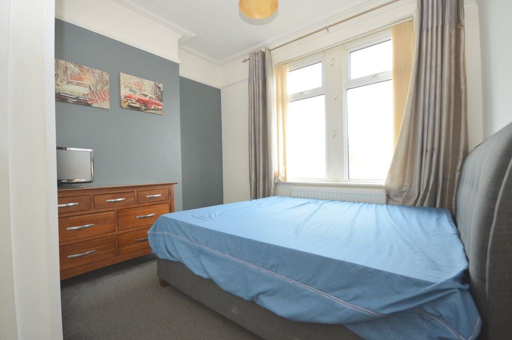 Flat Deacon Road in Widnes
