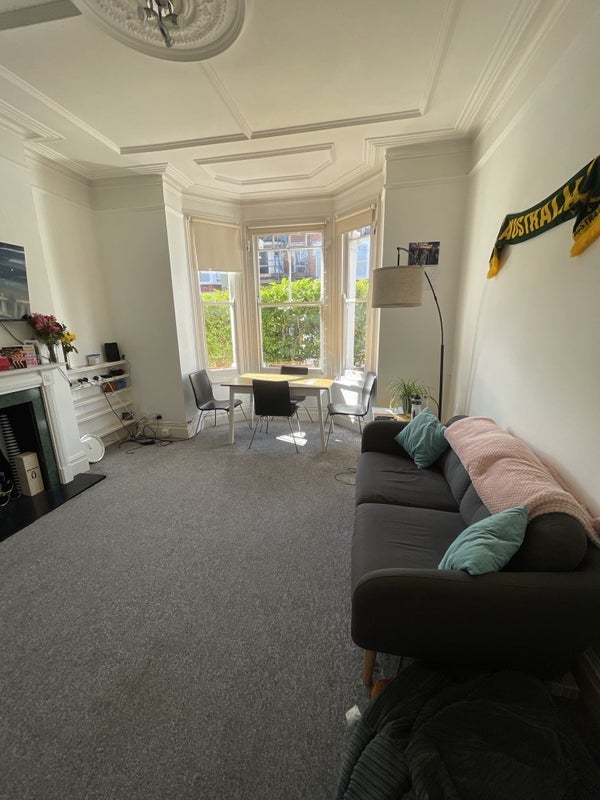 Room Broomwood Road in Greater London