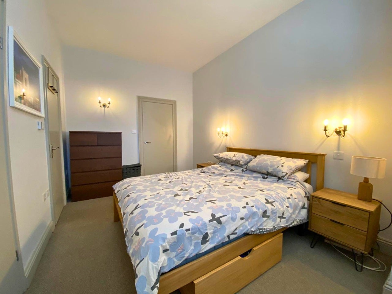 Flat Waldegrave Road in Greater London
