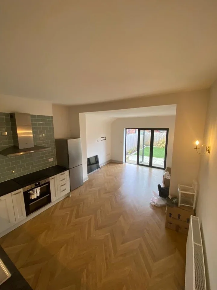 Flat Waldegrave Road in Greater London