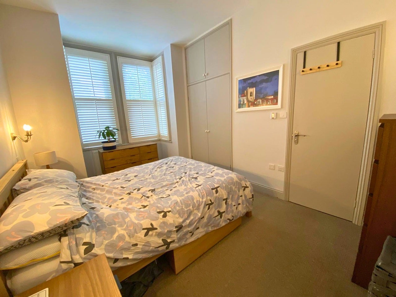 Flat Waldegrave Road in Greater London
