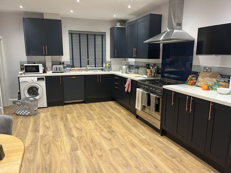 Room Clingan Road in Bournemouth